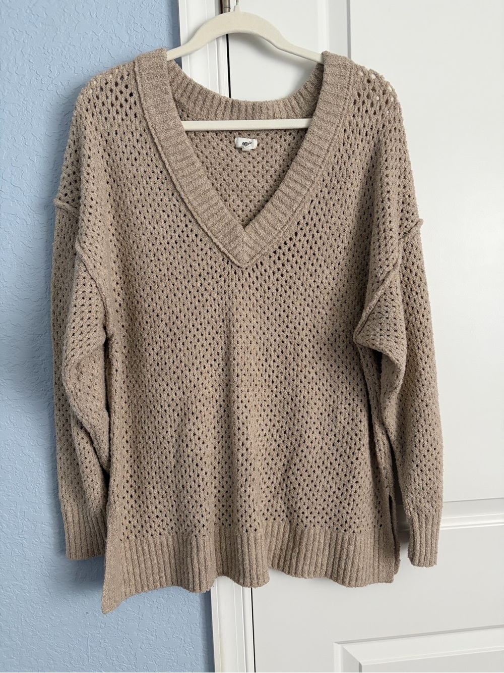 Aerie NWOT Neutral Open-Knit V-Neck Sweater